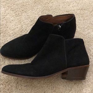 Sam Edelman “pretty” Chelsea boot Black suede 6.5
